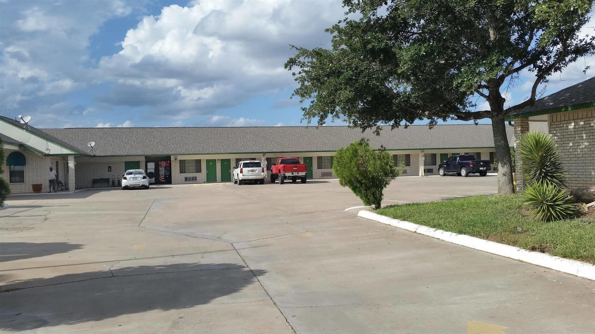 Garden Inn & Suites Hebbronville Eksteriør bilde